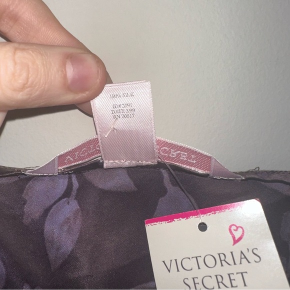 NWT! Victoria’s Secret 100% Silk Lingerie Cami - Picture 4 of 5